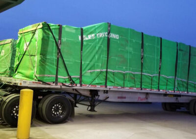 Bee net securely mounted on a semi-trailer transport system